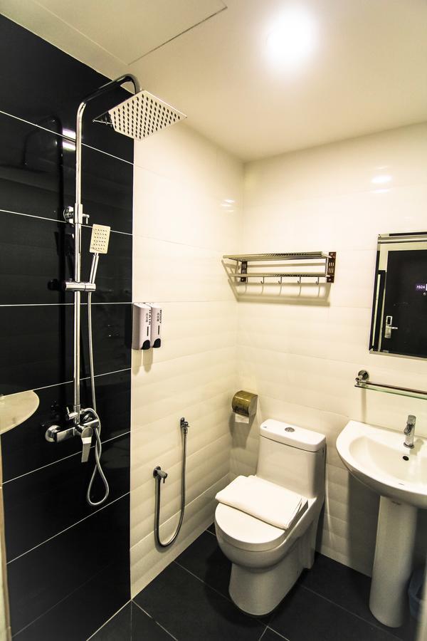 Hotel Lavender Senawang Серембан Екстериор снимка