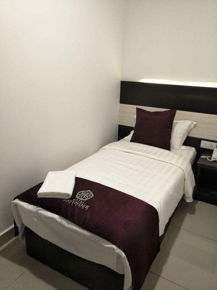 Hotel Lavender Senawang Серембан Екстериор снимка
