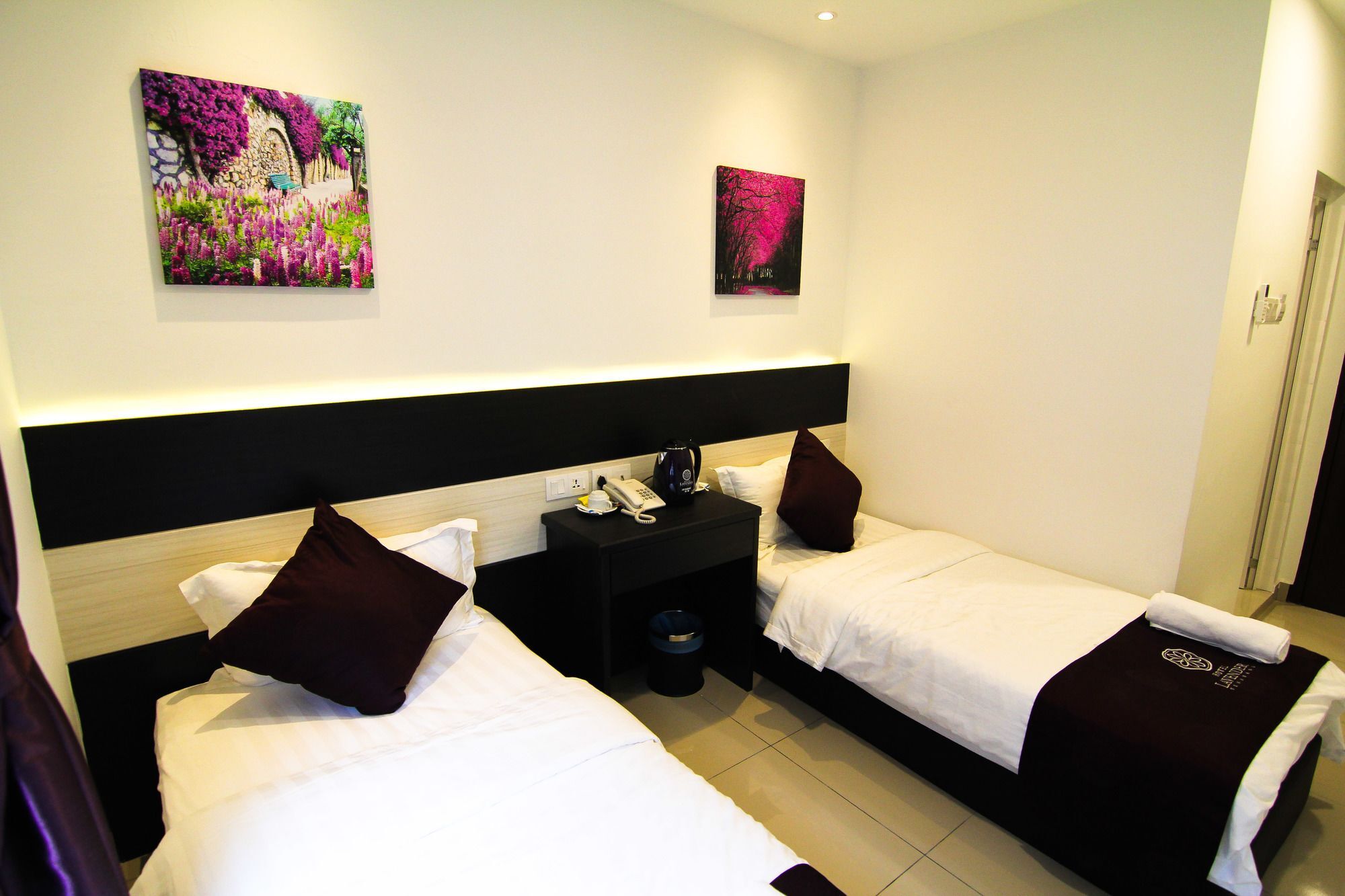 Hotel Lavender Senawang Серембан Екстериор снимка