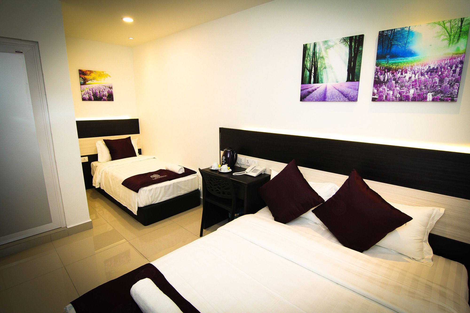 Hotel Lavender Senawang Серембан Екстериор снимка